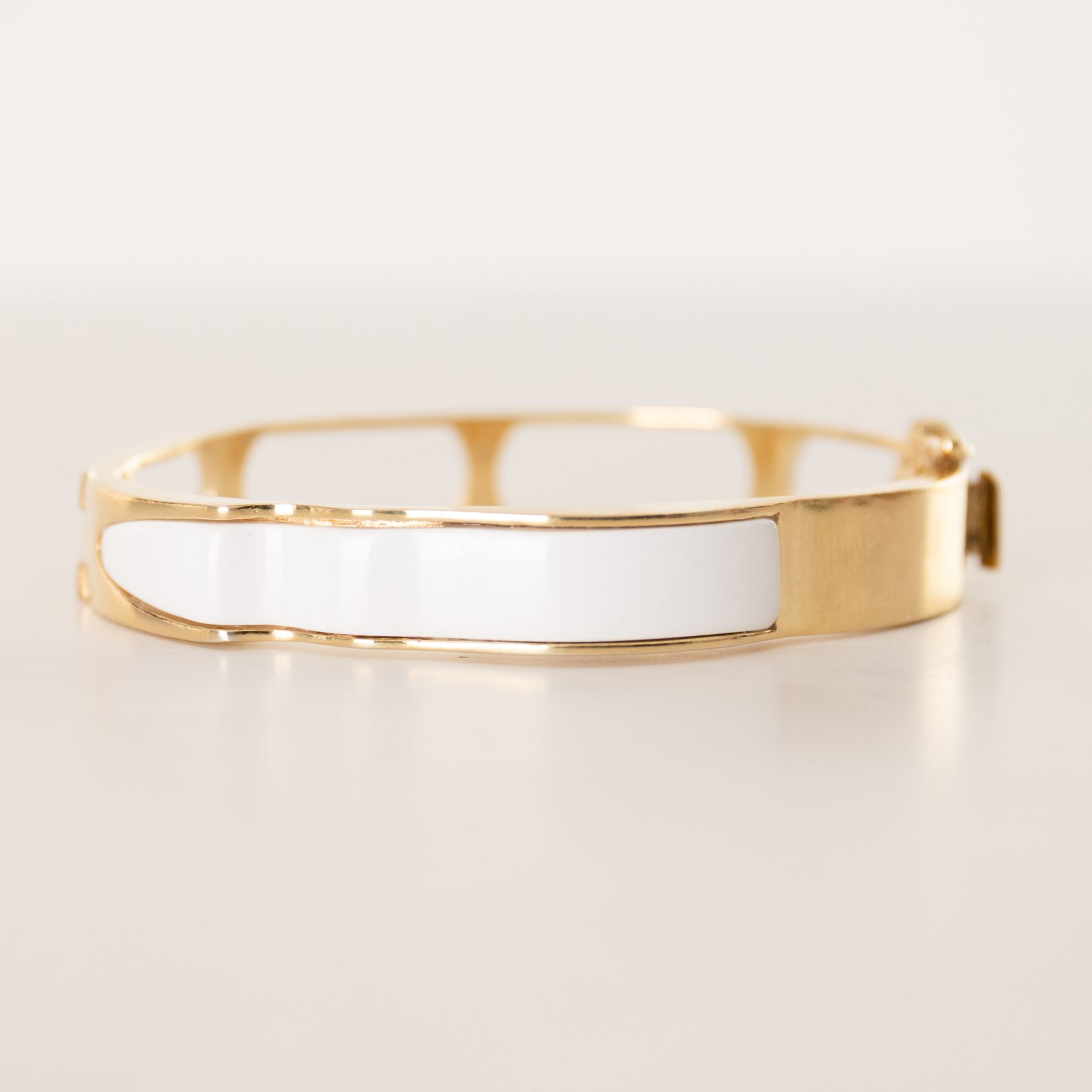 Nicole White Agate Bangle - Image 2